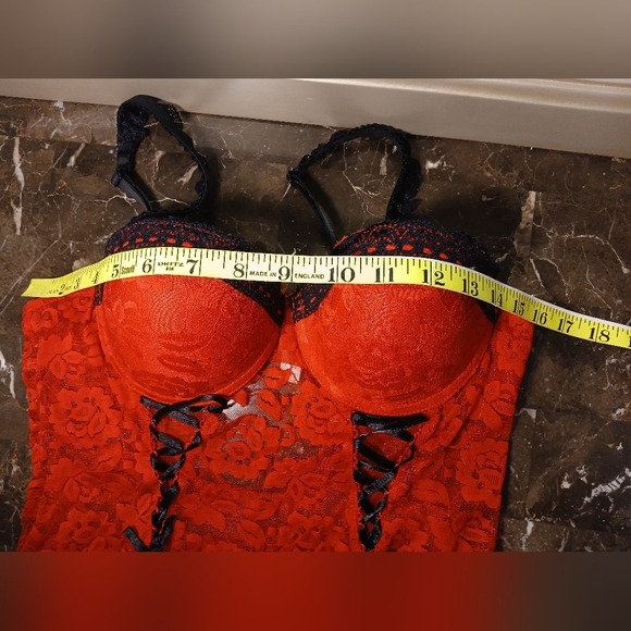 Elegant Red Lace Chemise - Picture 7 of 15